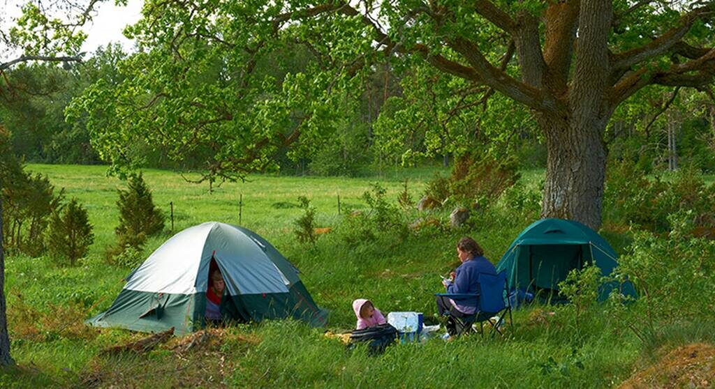 Tent with the kids Tälta med barnen Ullstorps stugor Skåne